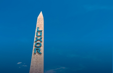 Vehículos Dollar para rentar en el Hotel Luxor de Las Vegas