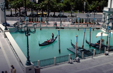 Alquila un coche Dollar en The Venetian de Las Vegas